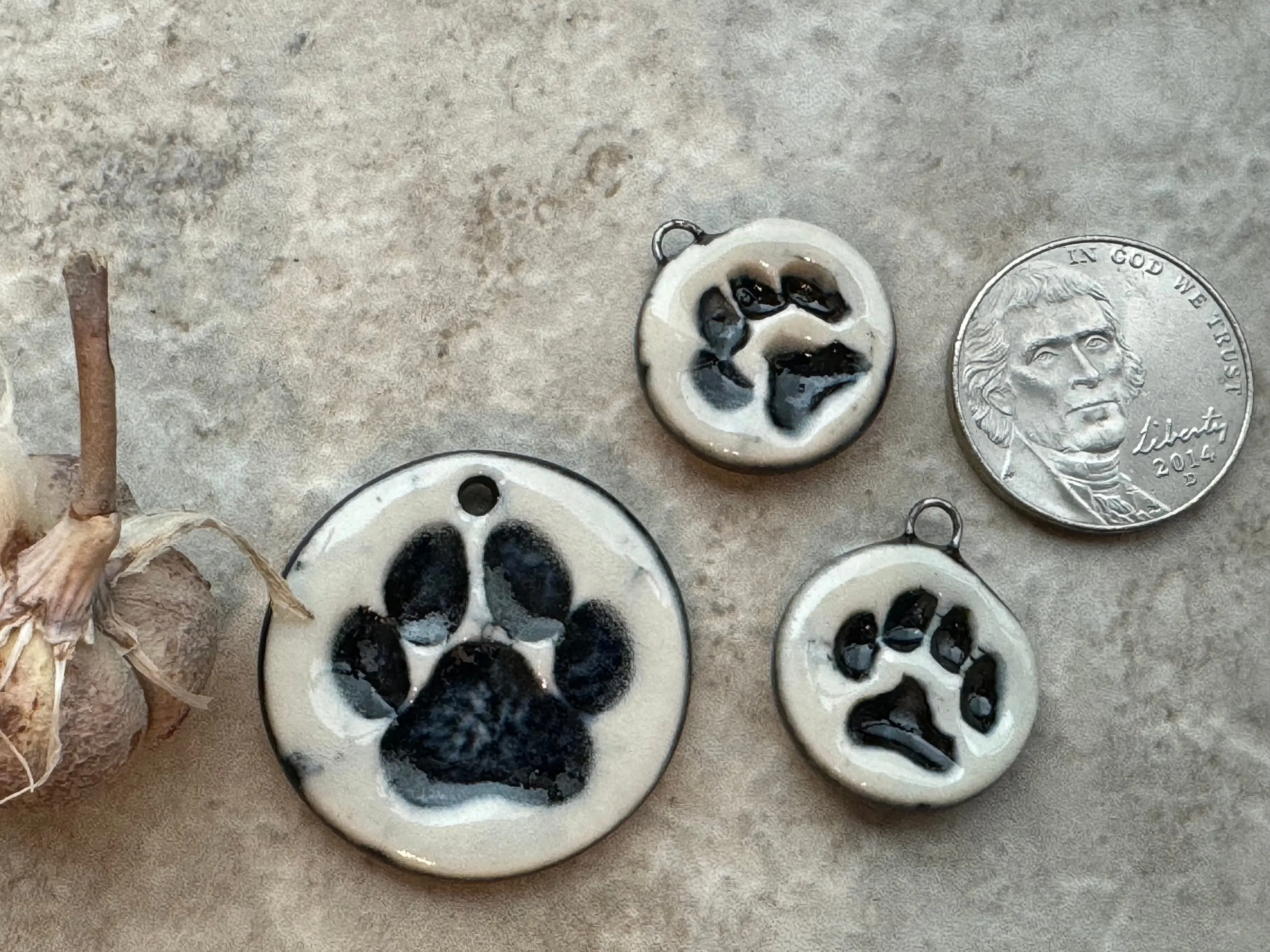 Black and White Paw Print Pendant and Charms, Dog Round Pendant, Porcelain Ceramic Pendant, Dog Paw Charms, Jewelry Making Compo